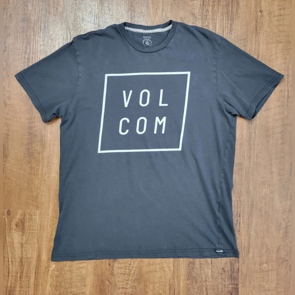 FREE W BUNDLE Volcom t-shirt